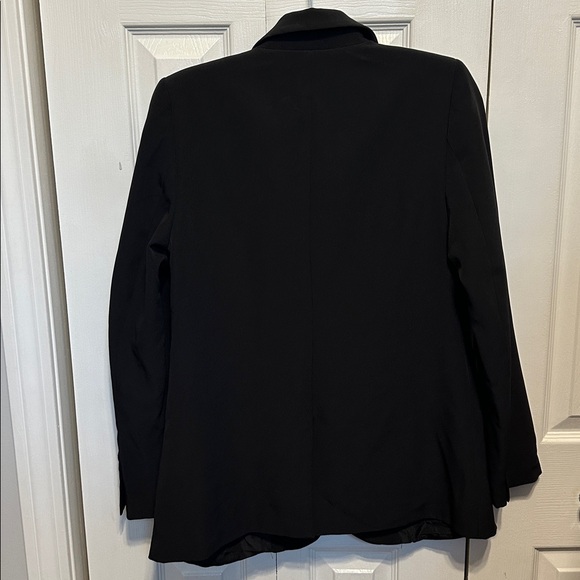 Vince Camuto Women's Elegant Black Blazer - Picture 5 of 5